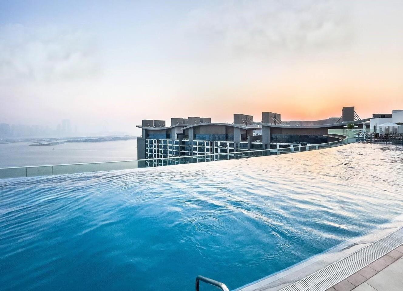 Seven Palm, Palm Jumeirah - Mint Stay Дубай Екстер'єр фото